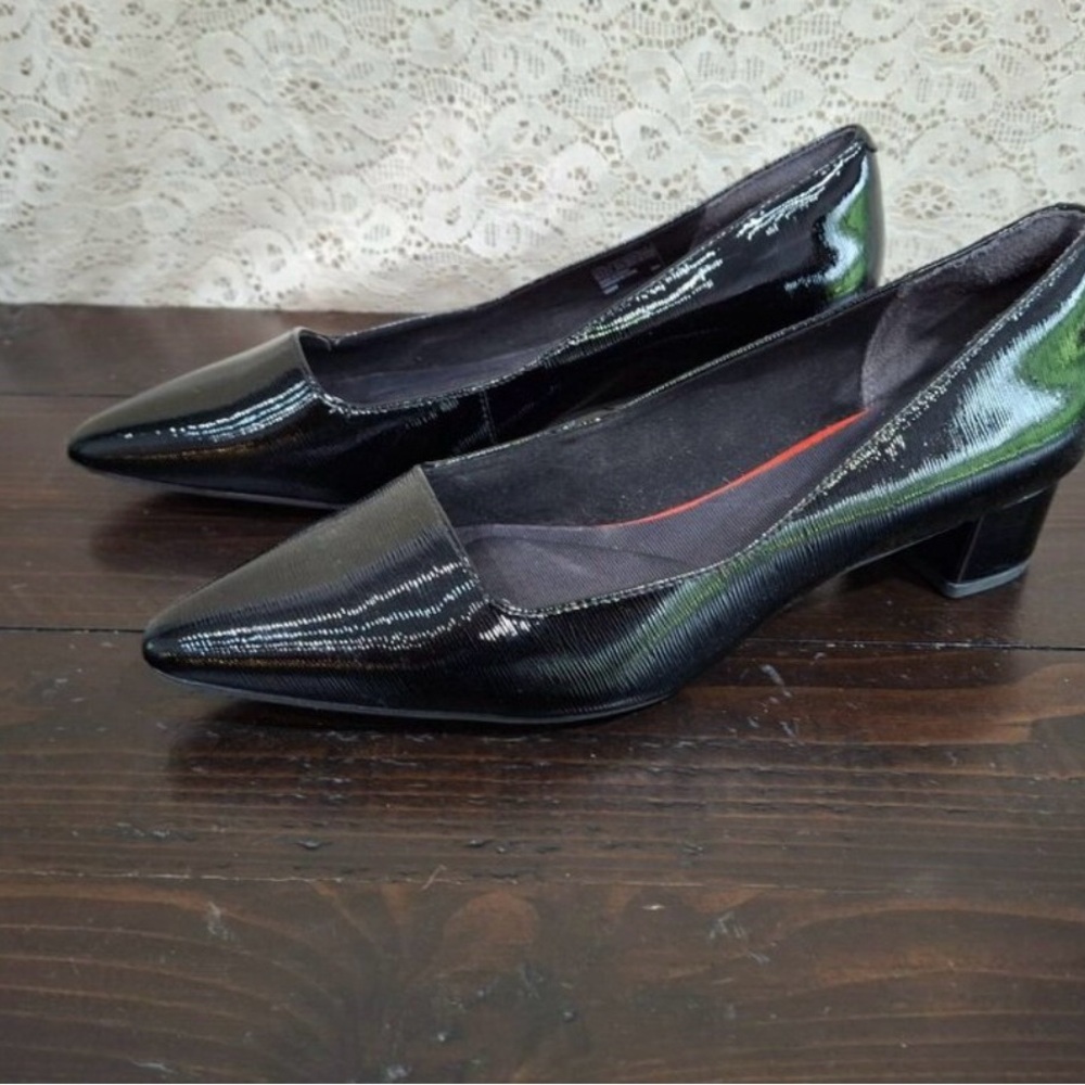 Rockport Black Heels with Sleek Design